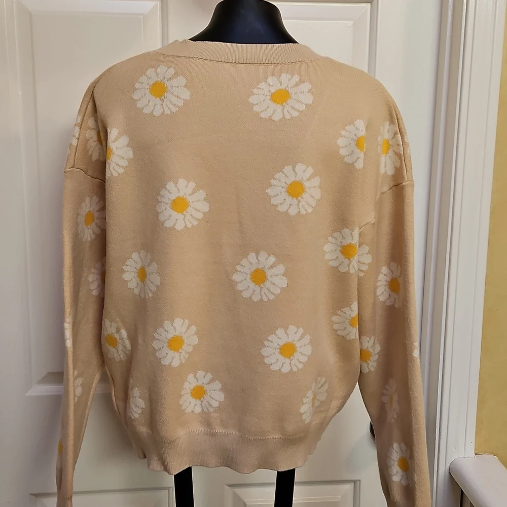 Daisy Floral Button-Up Cardigan - M